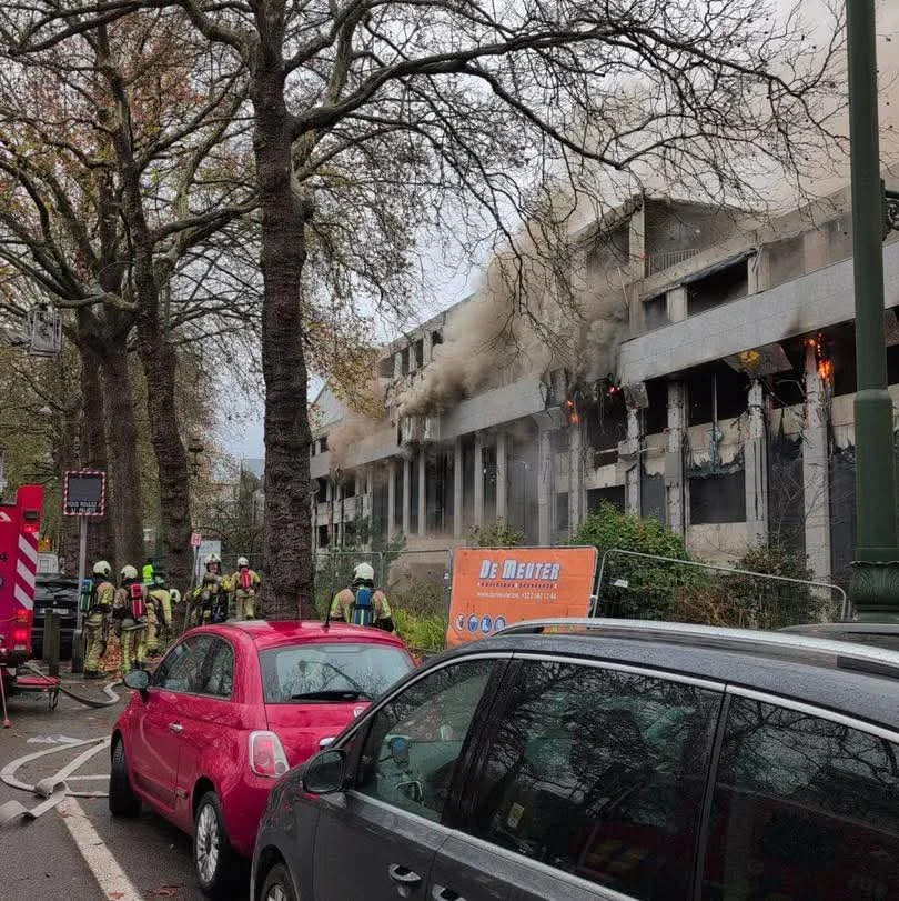 Incendie dans un immeuble en r&eacute;novation &agrave; Watermael-Boitsfort : les pompiers mobilis&eacute;s plusieurs heures