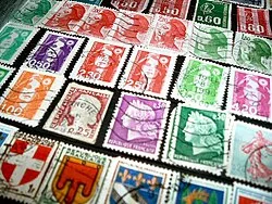 Bpost augmente ses tarifs dès 2026 : timbres et colis plus chers