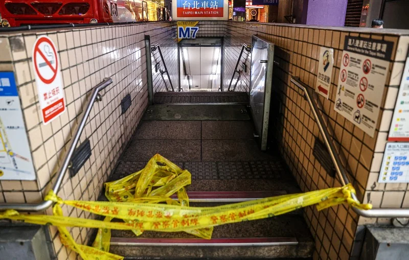 (PHOTOS+VIDEO) Taïwan : attaque au couteau dans le métro de Taipei