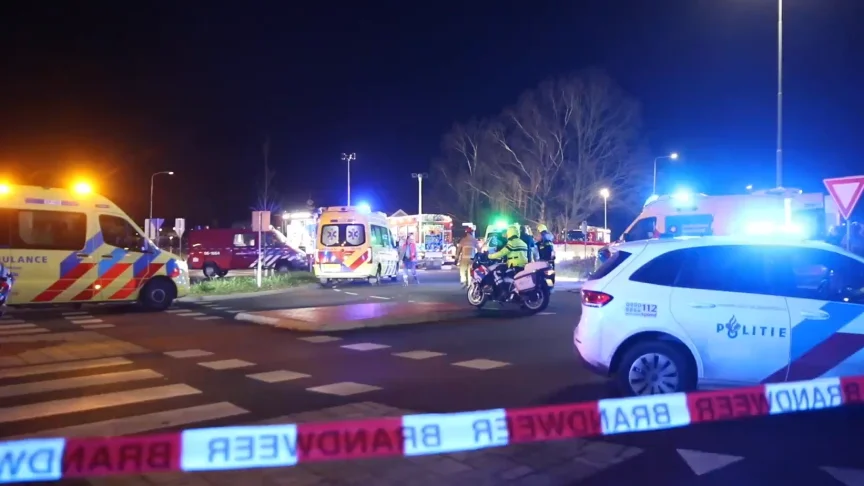 (PHOTOS) Pays-Bas : plusieurs blessés après qu’une voiture a foncé dans la foule lors d’une parade lumineuse à Nunspeet