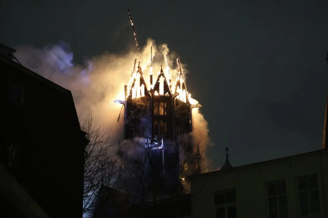Amsterdam : un incendie dévastateur ravage la Vondelkerk en pleine nuit du Nouvel An