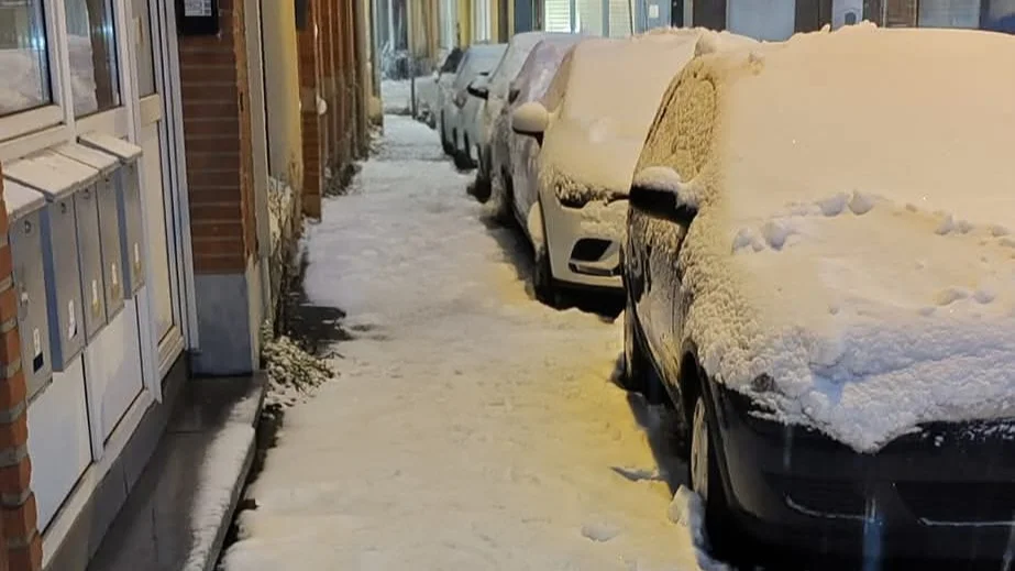 Neige et gel : quelles sont vos obligations pour le déneigement des trottoirs ?