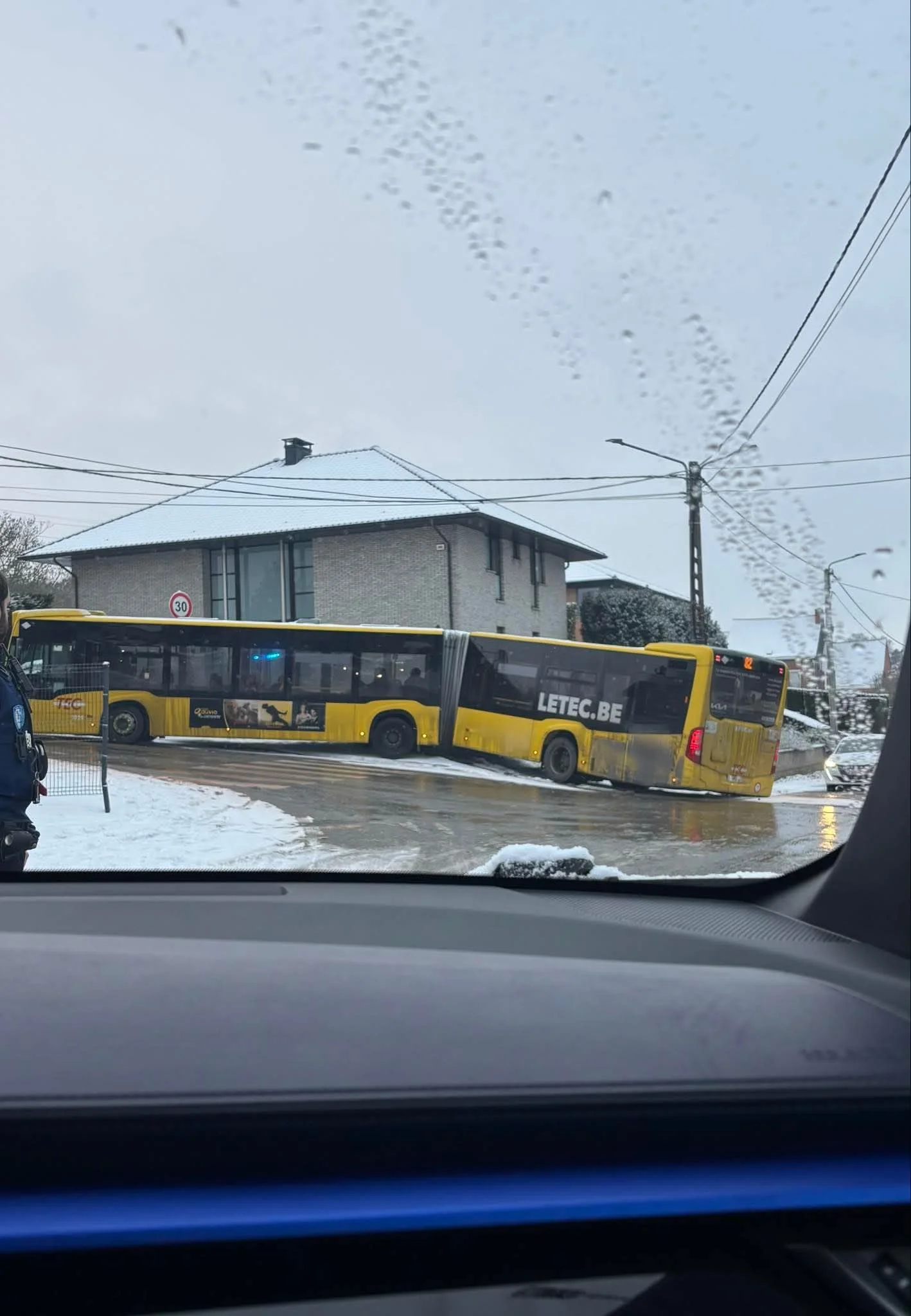 Circulation perturbée entre Houdeng et Saint-Vaast après la déviation d’un bus