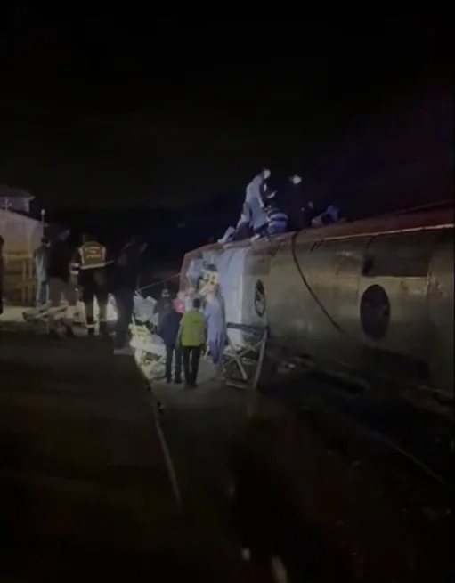 Collision tragique de trains à grande vitesse en Espagne : au moins dix morts et de nombreux blessés