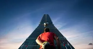 Alex Honnold s’attaque à la tour Taipei 101 en solo, un défi mortel retransmis sur Netflix