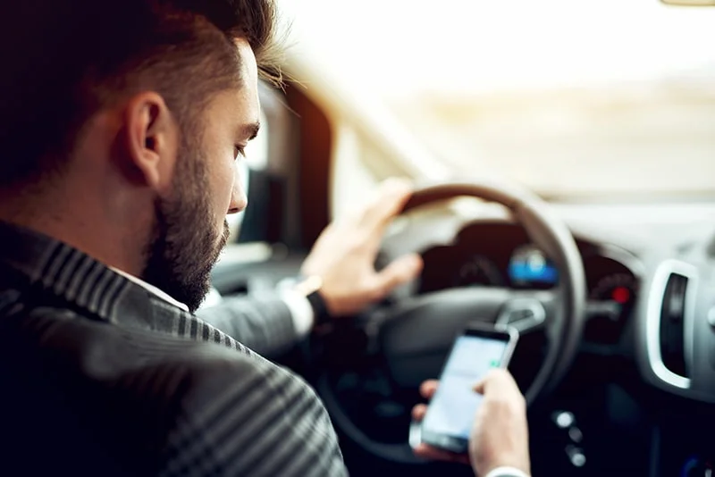 Distraction au volant : 2 510 conducteurs verbalisés