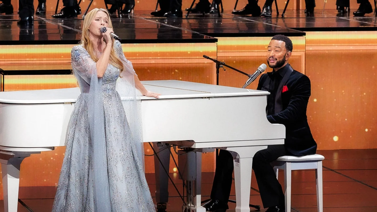 Duo improbable pour le Nouvel An chinois : John Legend et Hélène Rollès enflamment la Chine