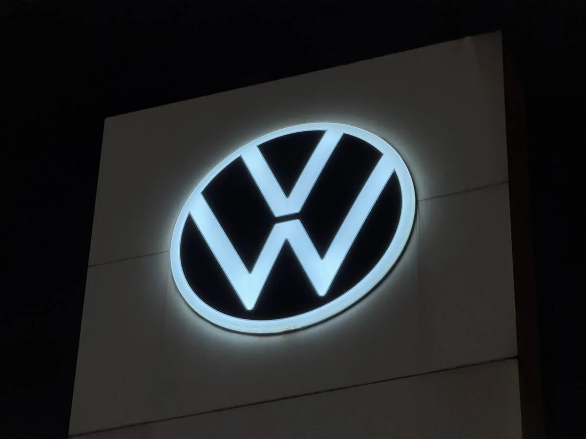 Volkswagen en pleine crise : jusqu’à 50 000 emplois menacés en Allemagne, le géant automobile lance une restructuration historique
