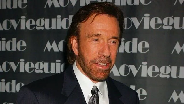 Décès de Chuck Norris à 86 ans : l’icône du cinéma d’action tire sa révérence