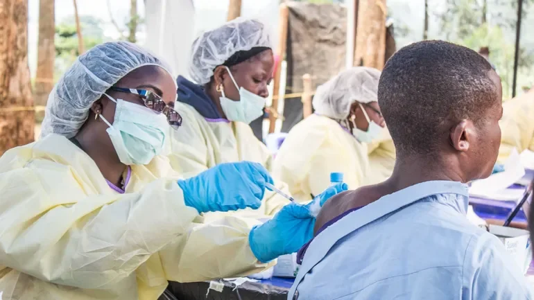 Épidémie d’Ebola : une souche rare au taux de mortalité élevé sous surveillance mondiale