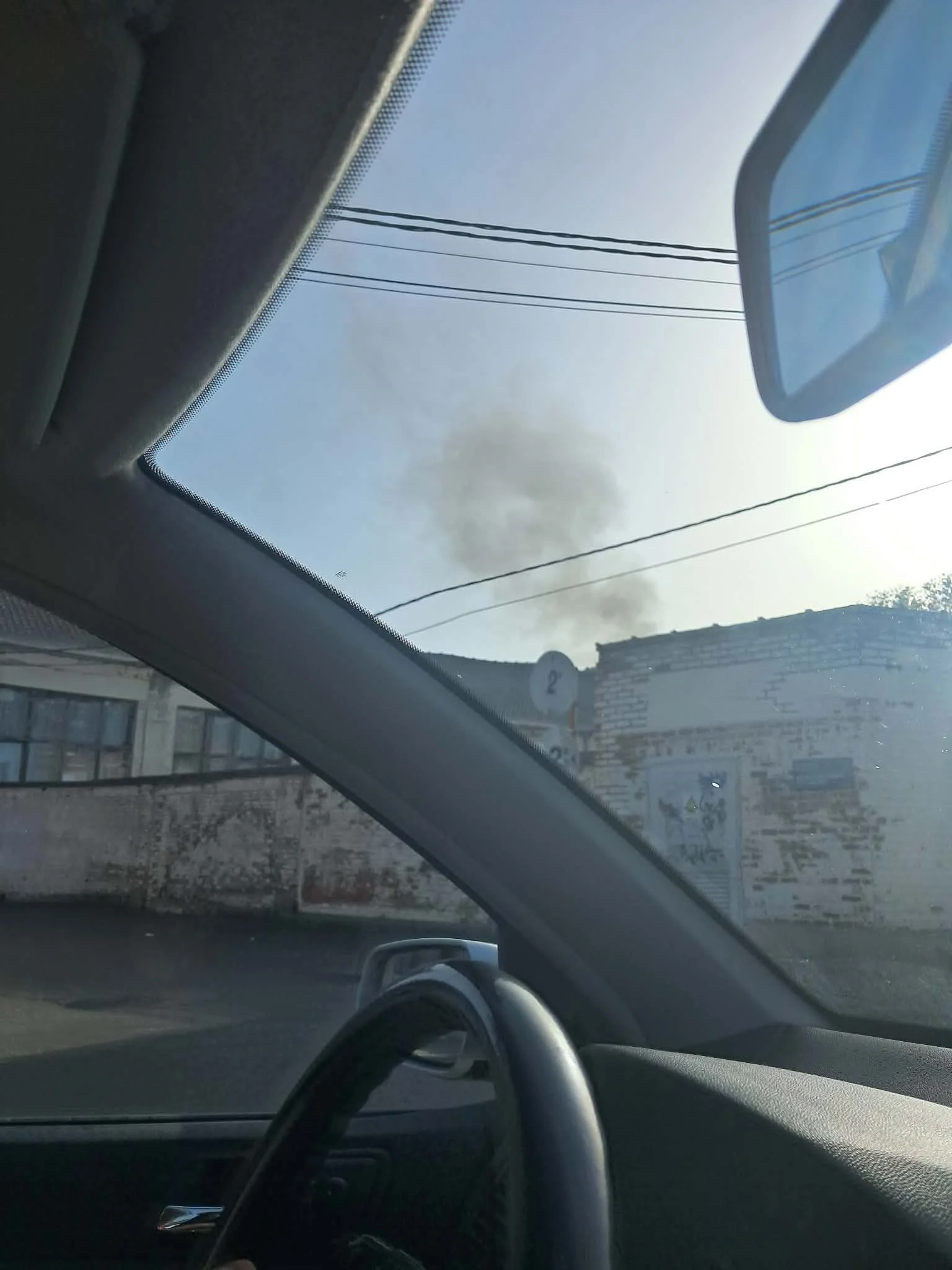 (VIDÉO) Importante fumée à Montignies-sur-Sambre : une voiture en feu en début de soirée