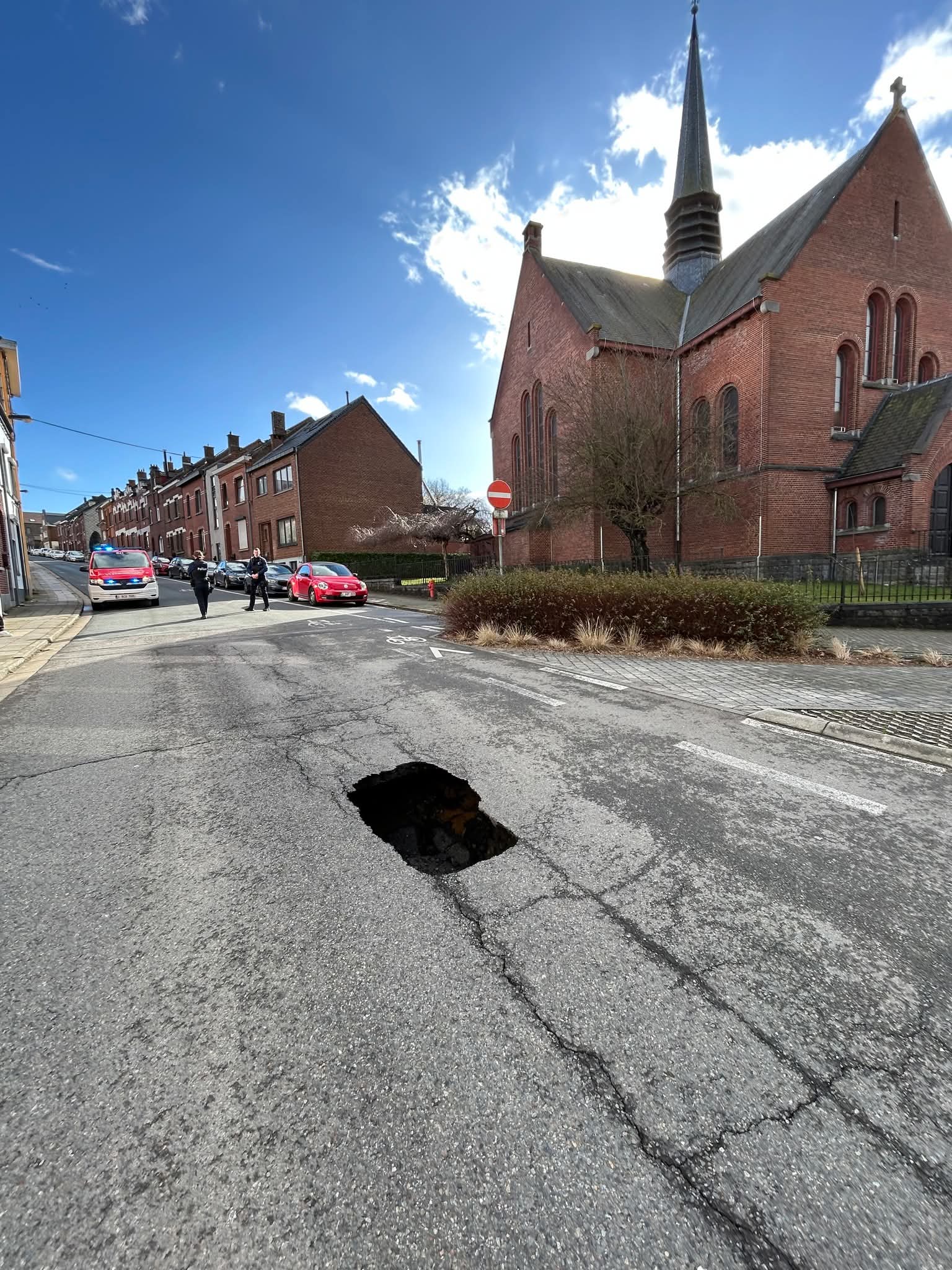 Route fermée à Nivelles - Effondrement de chaussée (Photo 2/2)