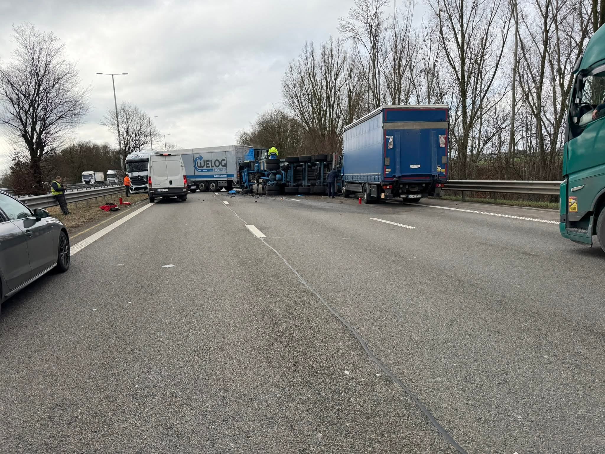 Accident à Le Roeulx sur A7/E19 - Accident E19 (Photo 2/5)