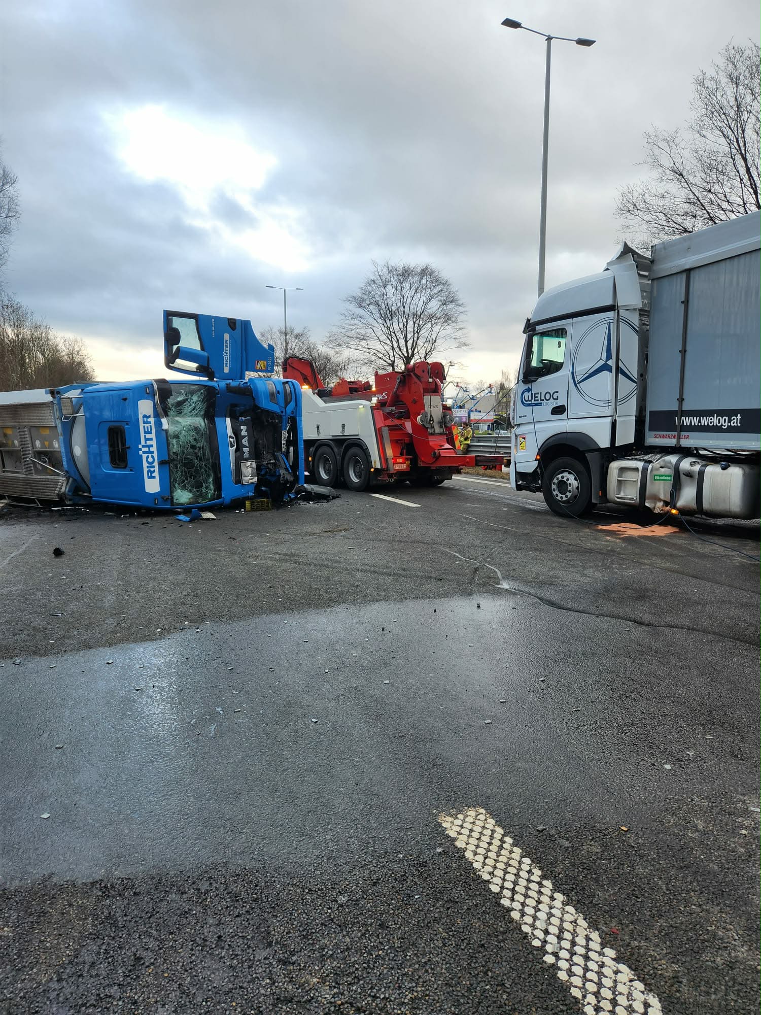 Accident à Le Roeulx sur A7/E19 - Accident E19 (Photo 3/5)