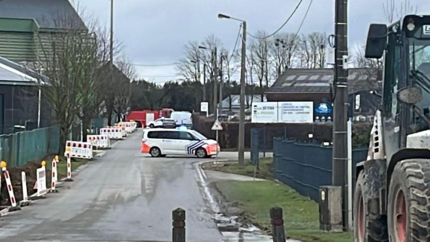 Route fermée à Achêne sur E411 - Fuite de gaz E411 (Photo 1/1)