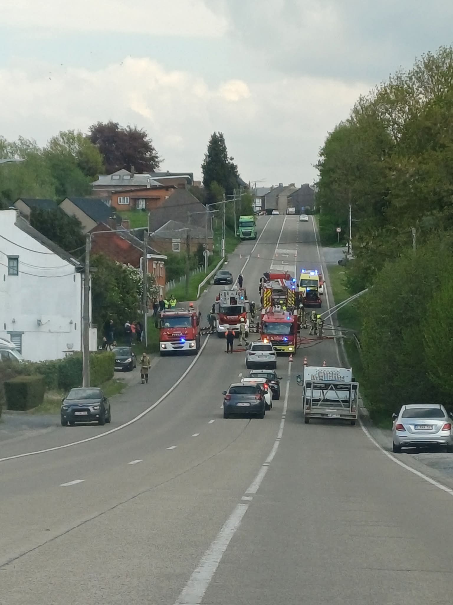 Incendie à Anderlues sur N90 - Immeuble en feu N90 (Photo 1/1)